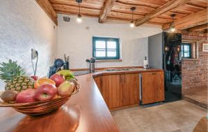 Lovely Home In Lestakovec With Kitchen