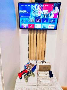 Azure Staycation by Oveecation Suites