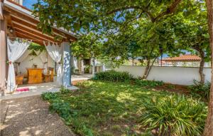 3 Bedroom Lovely Home In Kastelir 