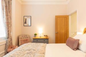 Host & Stay - North View