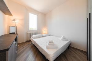 Carracci House - Free Parking - Station - Center e Fiera