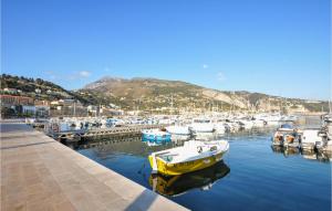 Appartements Nice Apartment In Menton With Wifi : photos des chambres