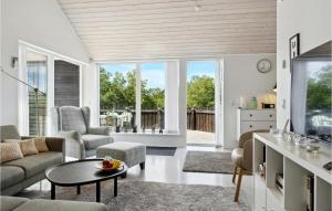 Beautiful Home In Højby