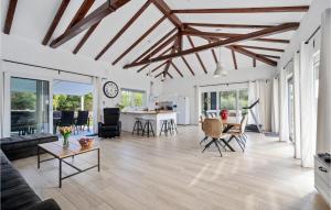 Beautiful Home In Dubrava With Sauna