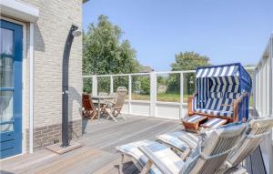 Ocean Front Home In Makkum With Sauna