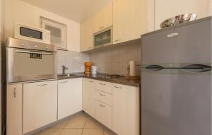 Lovely Apartment In Rogoznica With Kitchen 