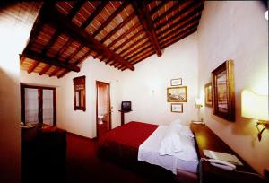 Standard Triple Room room in Fattoria Pianetti