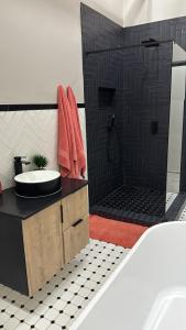 Golden Treasure - OFF GRID