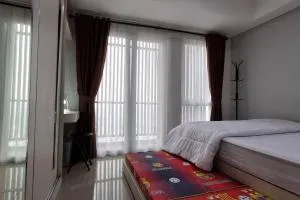 Apt Breeze Bintaro 1BR with Pool, Wi-Fi and Netflix - Mencil