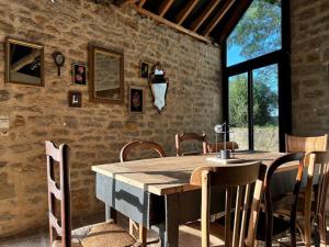 Maisons de vacances Charmante Ferme Renovee Piscine : photos des chambres