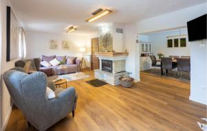 Cozy Home In Buzim With Sauna