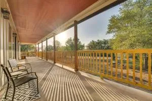 Walk to Guadalupe River Seguin Home with Fire Pit - McQueeney