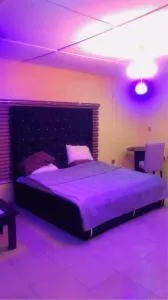 Top Nosh Lounge and Bar - Moniya