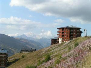 Studio cabine cosy aux Menuires, 3 pers, pied des pistes, balcon, proche commodités - FR-1-452-291