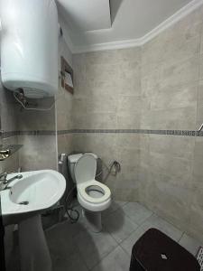 Appart avec piscine et parking 23