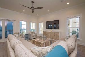 Breezyville Northwest Sky 12BR