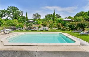 Maisons de vacances Beautiful Home In St-Paulet-De-Caisson : photos des chambres