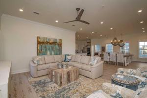 Breezyville Northwest Sky 12BR