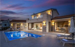 4 Bedroom Lovely Home In Malinska