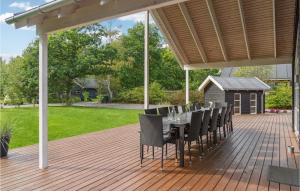 Five-Bedroom Holiday Home In Grenaa