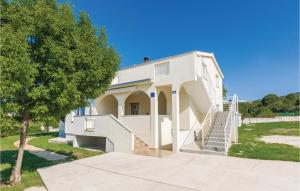 Two-Bedroom Holiday Home In Krusevo