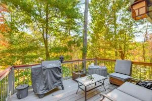 Hot Tub, Deck and Grill Secluded Cabin in Clayton - Rabun Gap