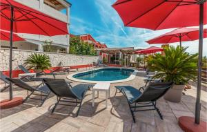 Nice Home In Turanj With Jacuzzi