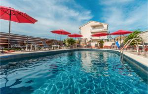 Nice Home In Turanj With Jacuzzi