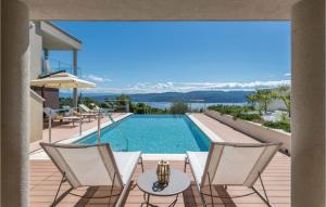 Nice Apartment In Plomin With Jacuzzi 