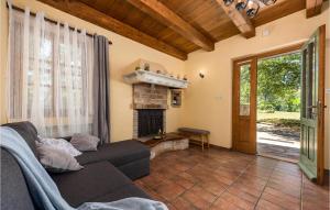 Gorgeous Home In Pazin With Kitchen