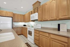 Oceanfront Condo 303 Desoto