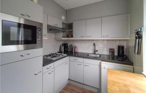 Lovely Home In Vlagtwedde With Kitchen