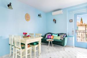 Blue Dreams Apartments In The Old Town With A Sea View