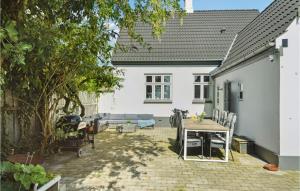 2 Bedroom Stunning Home In Humble