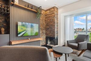 Res. Tribeca 350m Rua Coberta by Achei Gramado