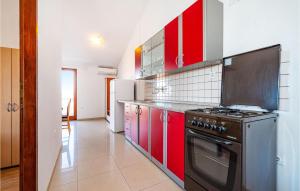 Cozy Apartment In Nevidane With Kitchen