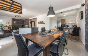 4 Bedroom Cozy Home In Skradin-Dubravice 