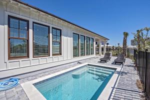 Salty Breeze Beach Club Cottage