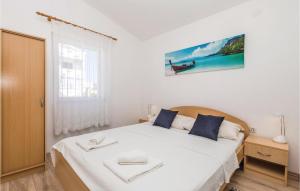 Gorgeous Apartment In Povljana With Wifi 
