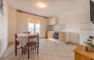 2 Bedroom Nice Apartment In Kustici 