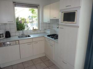 Bungalow in Breskens near Beach & Lighthouse