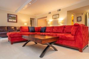 3 BR Condo with Balcony and Private Golf course View