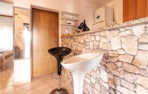 Gorgeous Apartment In Vir With Wifi