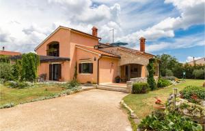 Stunning Home In Pula With Outdoor Swimming Pool 
