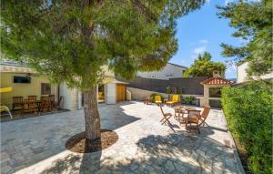 4 Bedroom Amazing Home In Zaboric