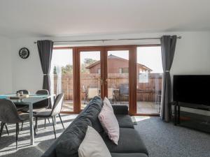 Bluebell Lodge, Meadow view lodges