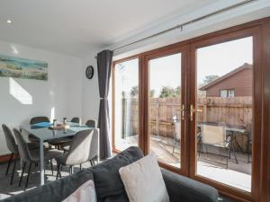 Bluebell Lodge, Meadow view lodges