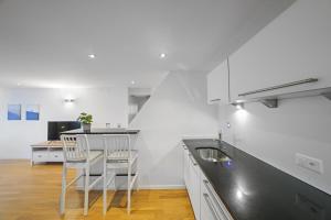 book2stay - Lakeview Apartment