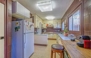 3 Bedroom Lovely Home In Breda