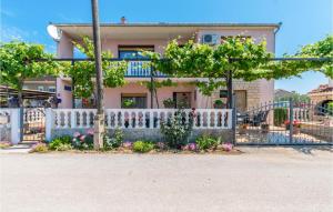 Cozy Apartment In Biograd Na Moru